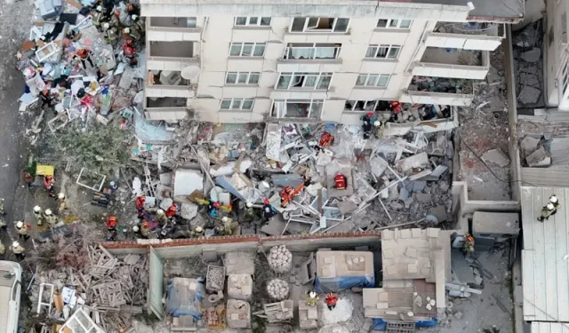 İstanbul'da 7 katlı bina çöktü! 10 kişi kurtarıldı, 2 kişi hayatını kaybetti