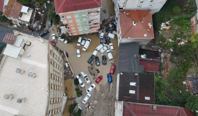 İstanbul'da selin boyutu gün ağarınca ortaya çıktı