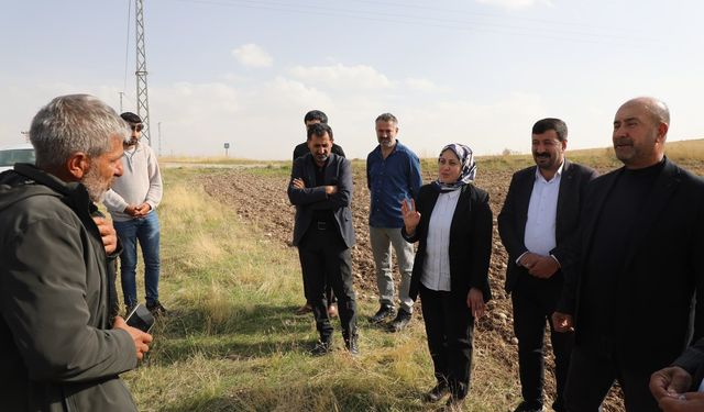 Tuşba Eşbaşkanlarından kırsal mahallelere ziyaret: Hem özeleştiri hem hizmet sözü!