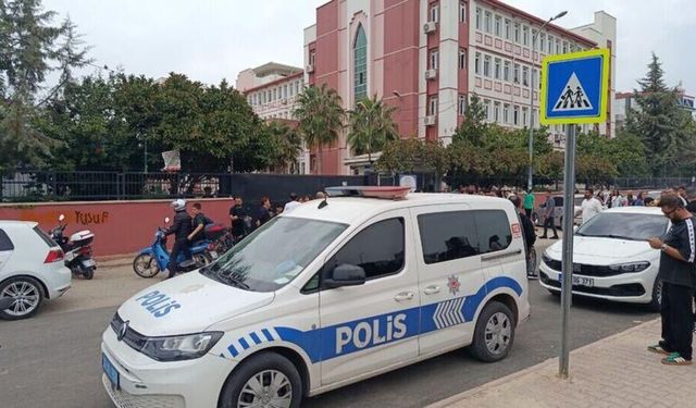 SON DAKİKA: Okula yeni bir saldırı daha! Kız öğrenci bıçaklandı