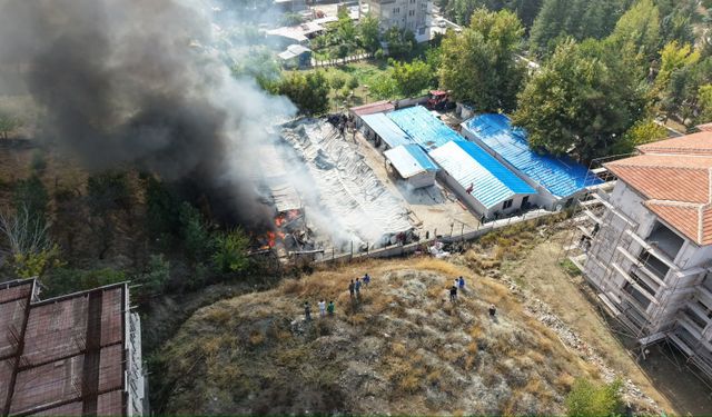 Şantiye işçilerin kaldığı konteyner alev aldı!