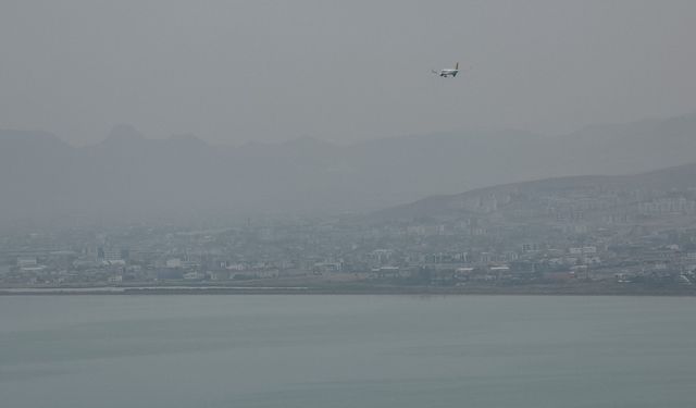 Van sise gömüldü!