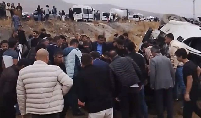 Hakkari’de iki ayrı kaza: 2’si ağır 9 kişi yaralandı!