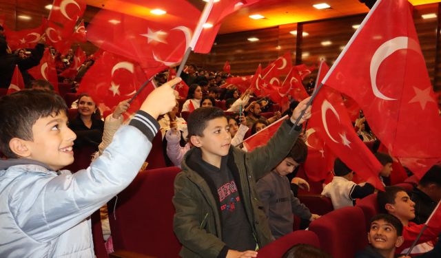Van'da 29 Ekim Cumhuriyet Bayramı coşkuyla kutlandı!