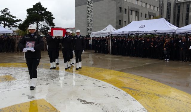 Van’daki kazada şehit düşen polis memuru memleketine uğurlandı!