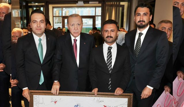 Vanlı gençlerden Cumhurbaşkanı Erdoğan’a anlamlı hediye!