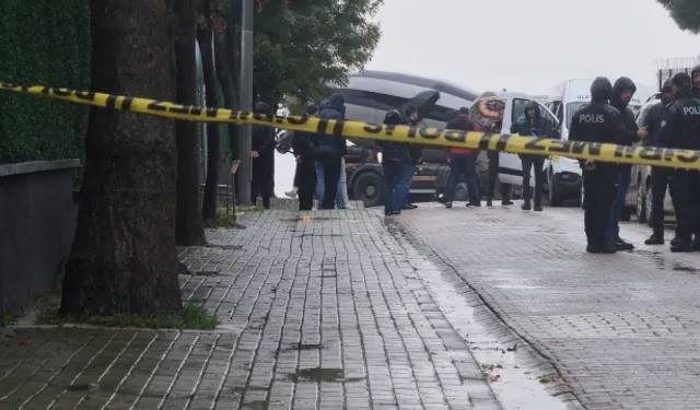 Okul önünde silahlı kavga: Bekçi, veliyi vurdu!