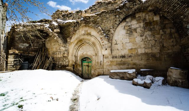 Van’da 1000 yıllık tarihi mirasın son hali gündem oldu!