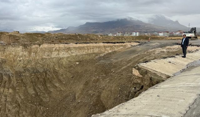 Van Çevre Yolu çöktü!