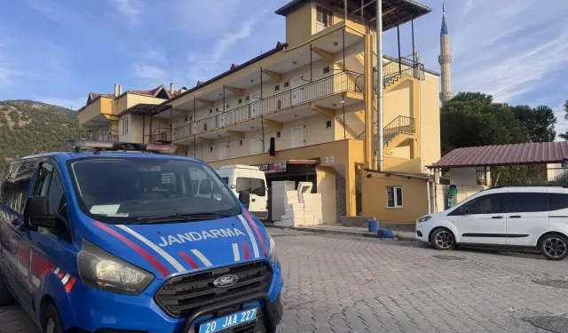 Esrarengiz olay! Yaşlı çift pansiyon odasında ölü bulundu