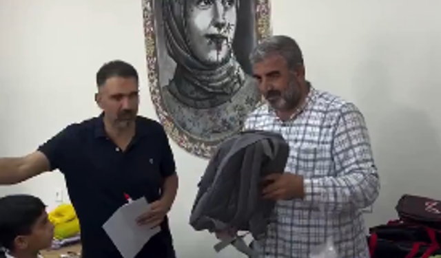 Rojin Kabaiş’in adıyla kurulan kütüphanede öğrencilere kırtasiye desteği