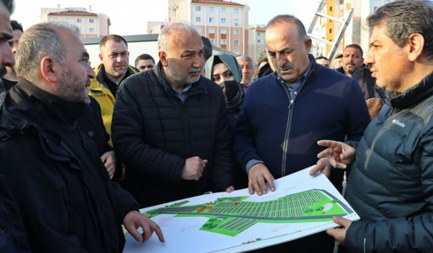 Dışişleri Bakanı Mevlüt Çavuşoğlu: 90 ülkeden 11 bin 500 arama kurtarma ekibi geldi