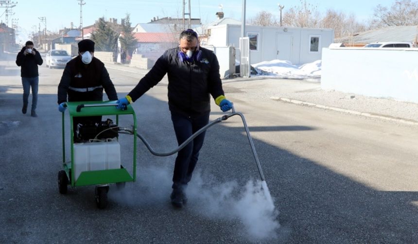 Van Büyükşehir Belediyesi vektörle mücadelenin startını verdi