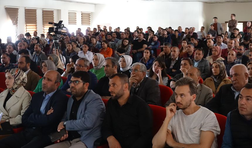 Erciş'te seçimde görev alacaklar için eğitim toplantısı yapıldı!
