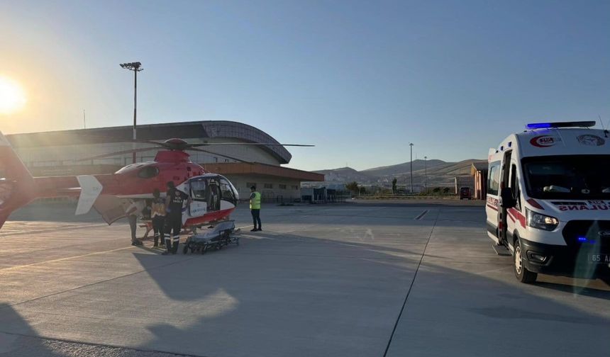 Van’da doğum hastası kadın için helikopter ambulans havalandı