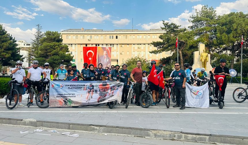 Van'daki öğretmenler büyük zafer için pedal çevirdi!