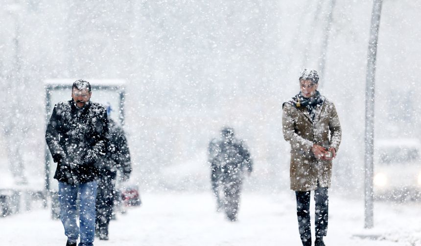 Meteoroloji saat ve tarih verip uyardı: Yoğun kar ve sağanak geliyor!