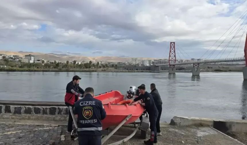 Van polisi ve JAK ekileri 4 gündür kaybolan genç için seferber oldu!