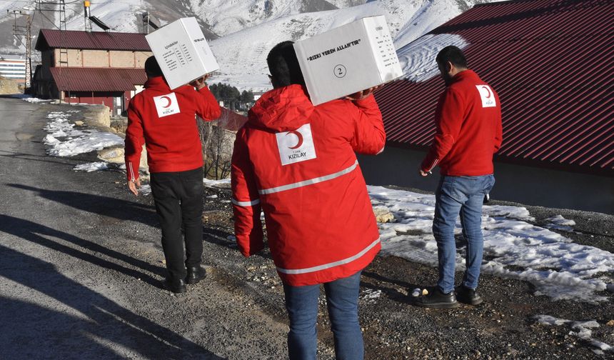 Kızılay’dan Bitlis’e yardım kolisi