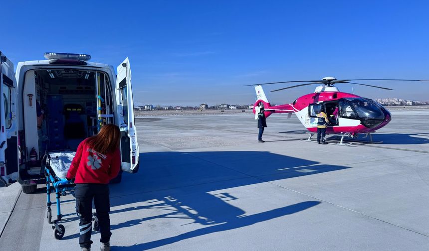 Hamile kadın ambulans helikopterle Van’a getirildi!