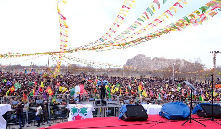 Van Nevruz’undan İmamoğlu’na destek!