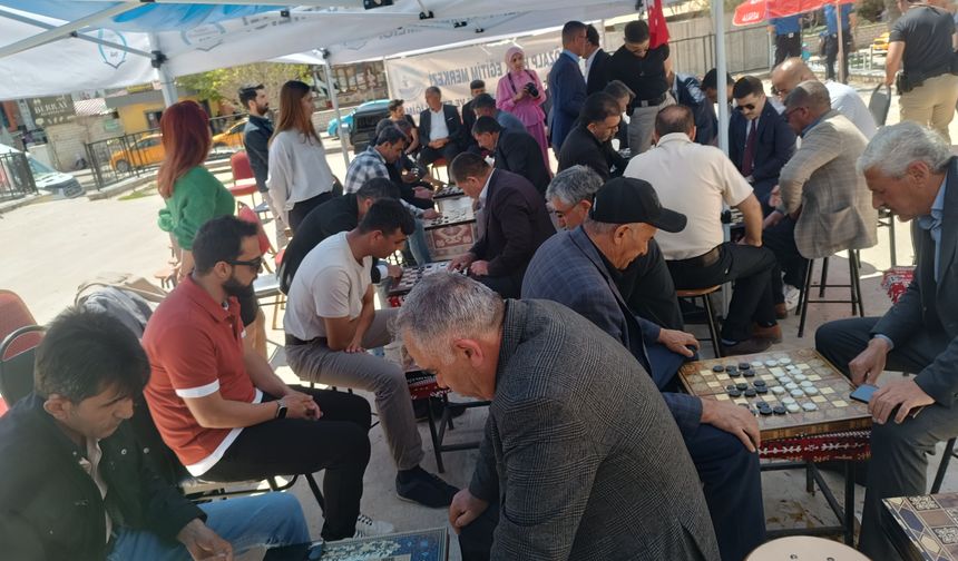 Van’da ‘Dama Turnuvası’ başladı