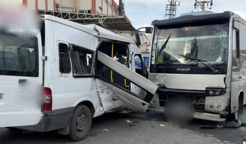 Minibüs ile midibüs çarpıştı: 7 yaralı!