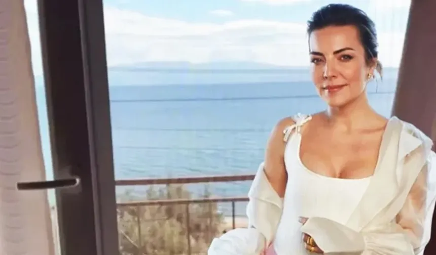 Ünlü oyuncu 'maalesef fay hattında' diyerek evini terk etti