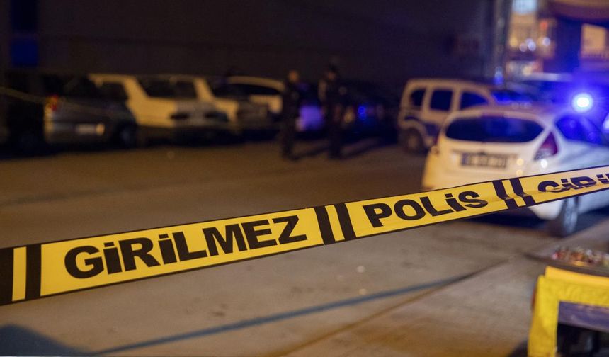 Sözlü tartışma, bıçaklı kavgaya dönüştü: Baba ile oğlu hayatını kaybetti!