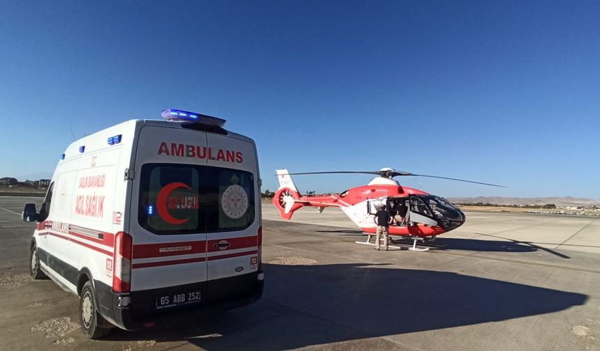 Kalp krizi geçiren hasta, ambulans helikopterle Van'a sevk edildi!