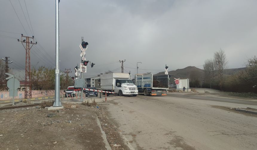 Van'da trafik ışığı arızası trafiği kilitledi!