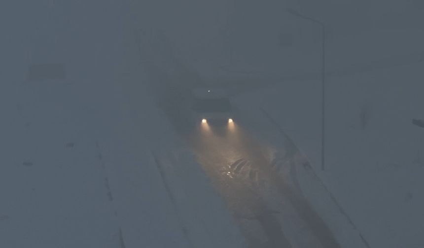 Yüksekova’da yoğun sis hayatı felç etti