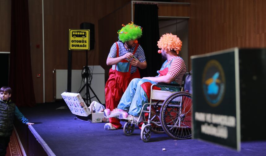 İpekyolu’nda Dünya Engelliler Günü’nde tiyatro gösterimi