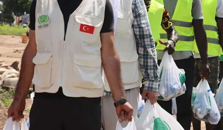 Başkan Elibüyük Van’da konuştu: Umut Kervanı’nın kriz bölgelerinde yardımı sürüyor