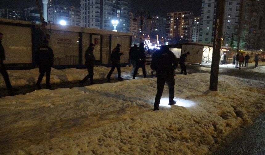 Husumetliler arasında bıçaklı kavga: 2'si ağır 3 kişi yaralandı