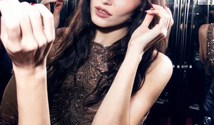 Hande Erçel’in çizmeleri gündem oldu!