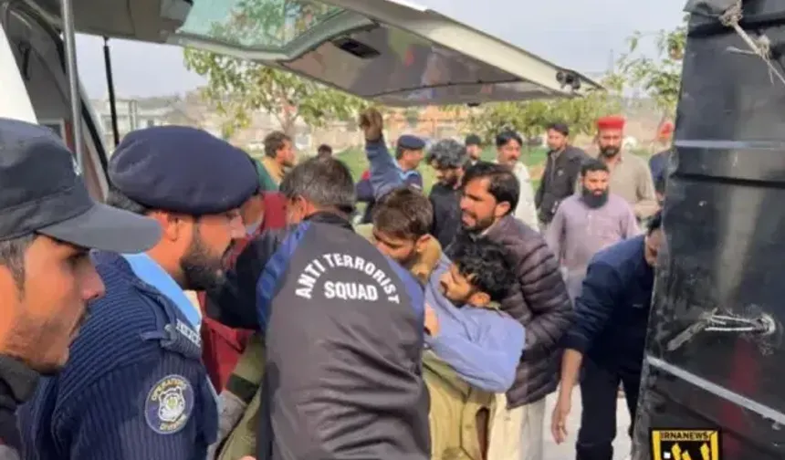 Cuma namazı kana bulandı: 15 kişi öldü, 80 yaralı