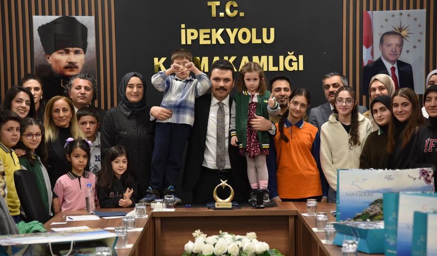 Van’da kitap seferberliği meyvelerini veriyor: 20 kişi ödüllendirildi