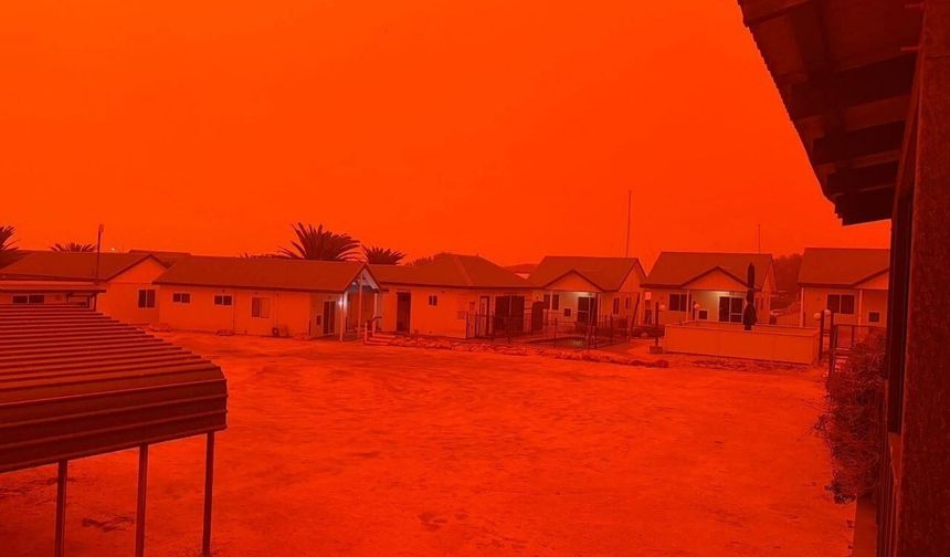 Kıyamet sahnesi gibi: Gökyüzünü kan kırmızısına boyadı