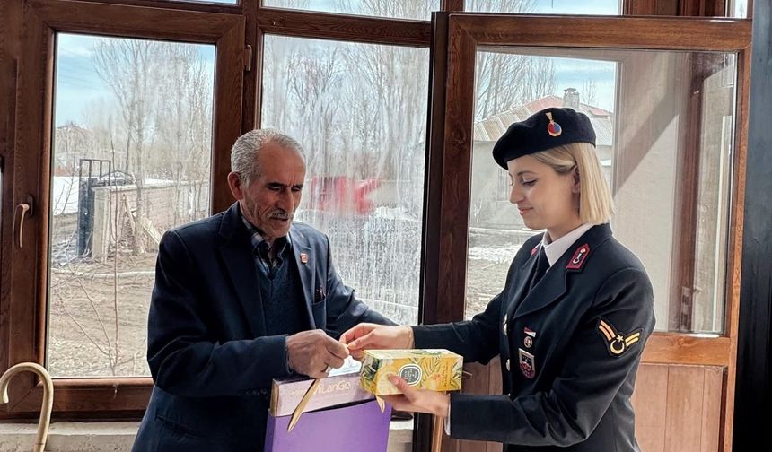 Van’da şehit ailelerine bayram ziyareti…