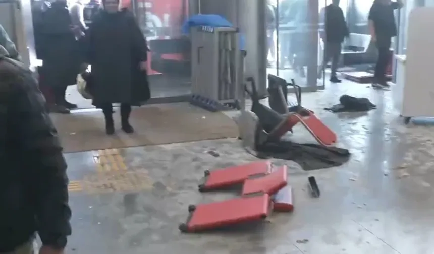 CHP Genel Merkezi'nde arbede! Onlarca polis içeri girdi