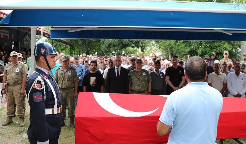 Van’da 30 yıl önce gazi olan asker son yolculuğuna uğurlandı!