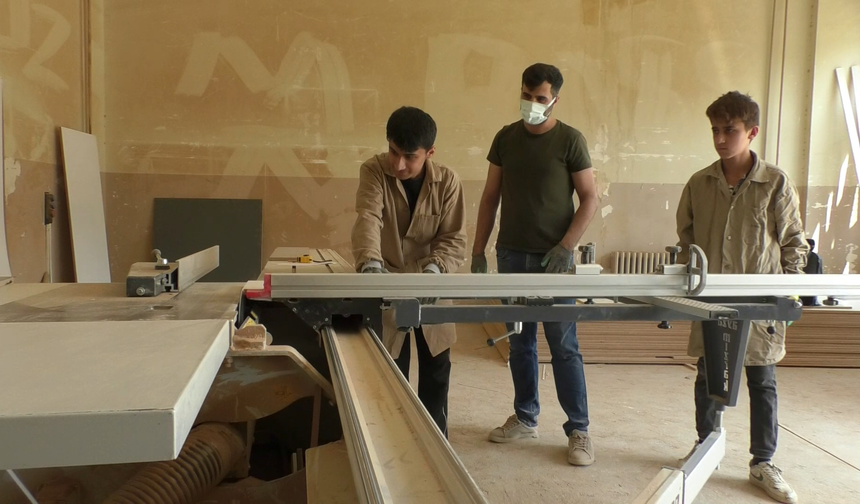Hakkâri’de öğrenciler tatilde de üretim yapıyor