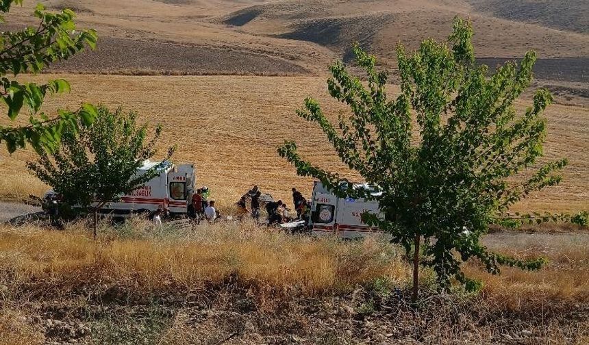 Katliam gibi kaza: İnşaat işçilerini taşıyan araç devrildi! 2 ölü 4 ağır yaralı!