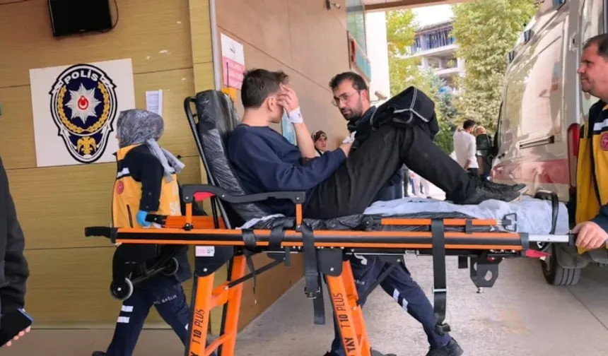 Motosikletini tamir eden gencin parmağı koptu!