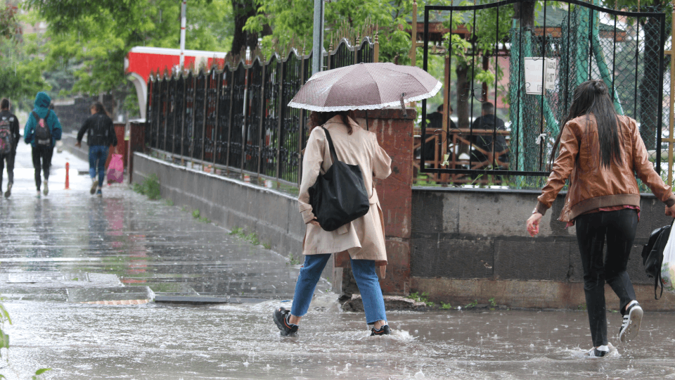 Meteoroloji Den Istanbul Dahil Bircok Il Icin Yagis Uyarisi-1