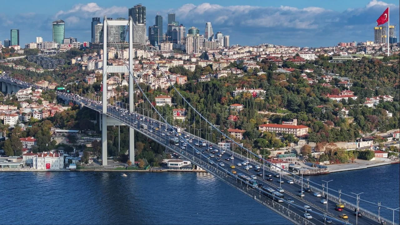 Otoyol ve köprü geçiş ücretlerine büyük zam: işte yeni tarifeler!