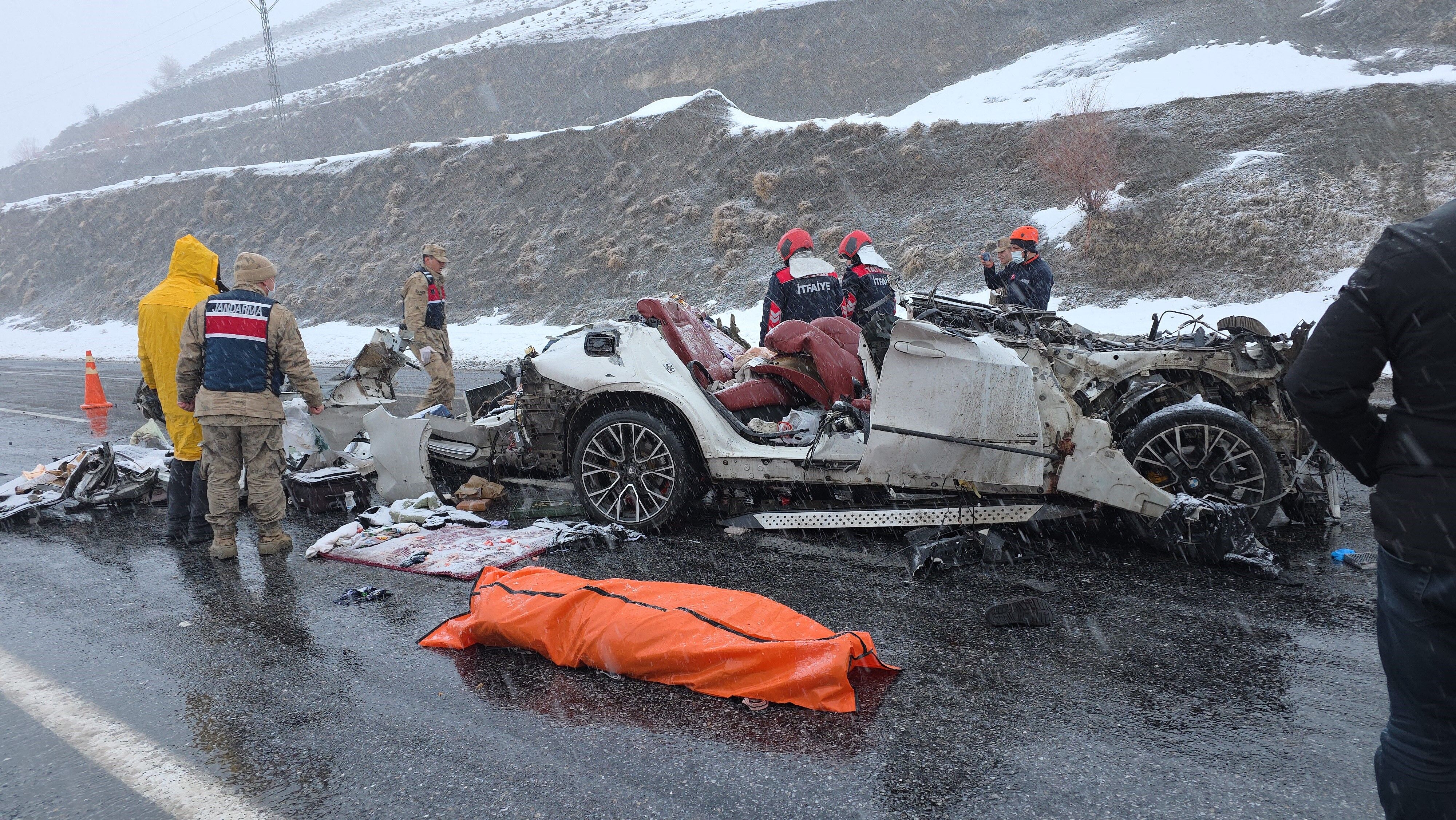 Van’daki kazada ölü sayısı arttı: 6 aylık bebek hayatını kaybetti!