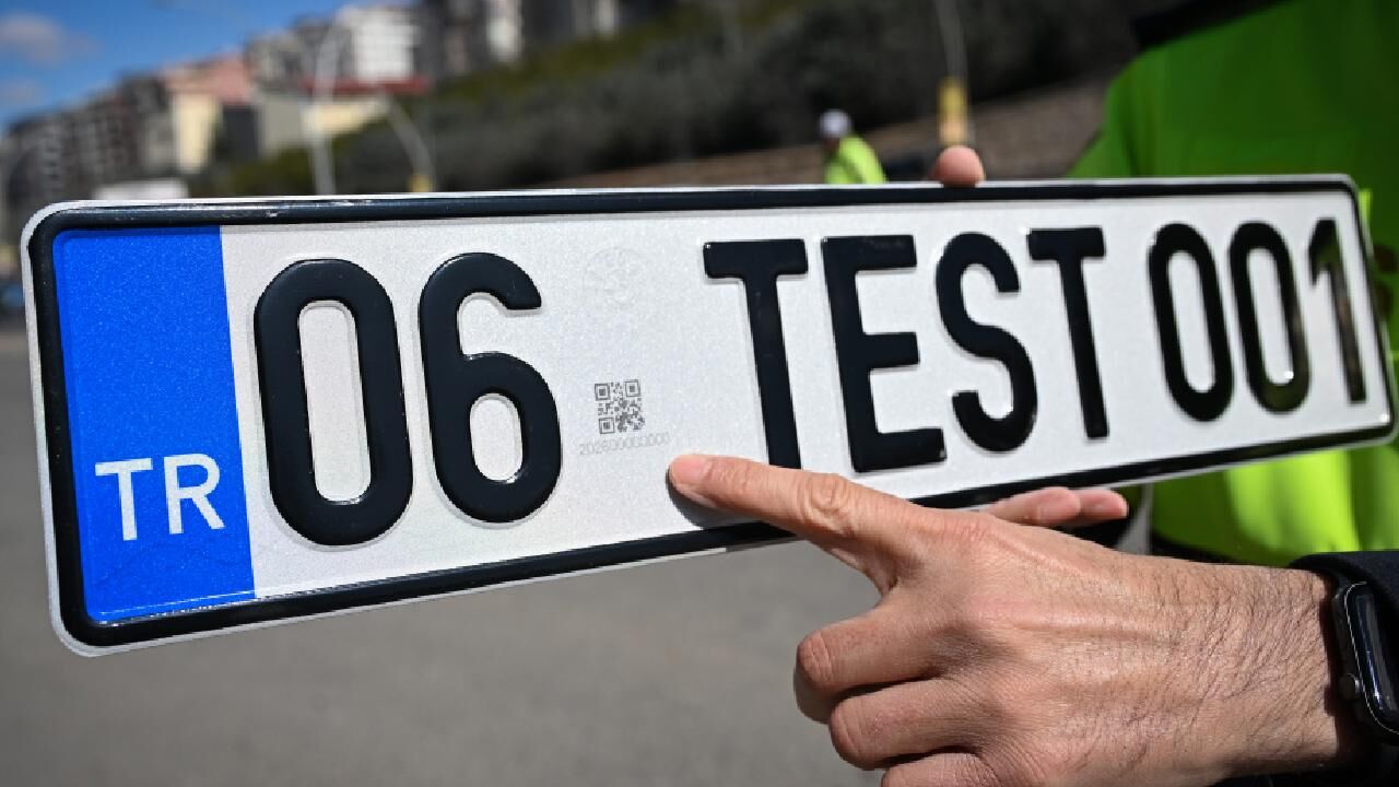 Emniyet Genel Müdürlüğünden plaka açıklaması: Zorunluluk yok