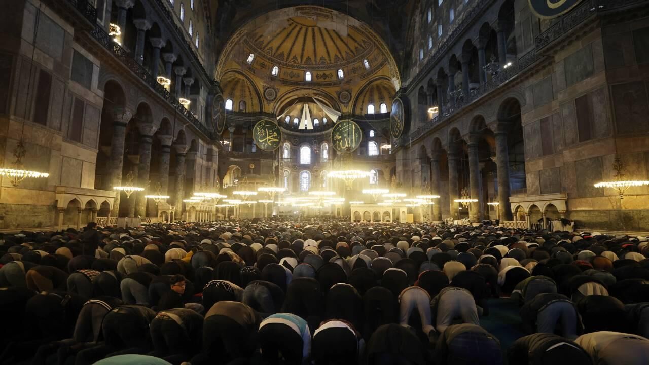 Bayram namazı kaçta kılınacak? Van İstanbul, Ankara, İzmir ve tüm illerin bayram namazı saatleri